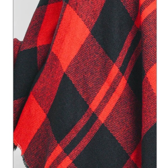 HOLIDAY PLAID PONCHO - Picture 5 of 5